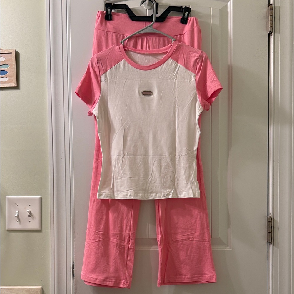 Source Unknown Pink and White stretch pants with top Set